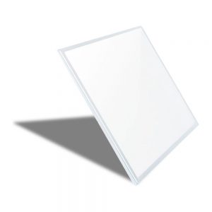 Panel de cielo raso de aspecto minimalista y acabado en blanco, ideal para interiores modernos y elegantes. La opción perfecta para renovar y dar luminosidad a tus espacios con calidad y estilo.