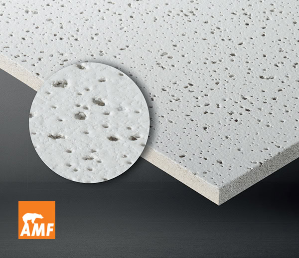 Detalle de la textura fisurada de la baldosa Knauf AMF THERMATEX Mercure de fibra mineral